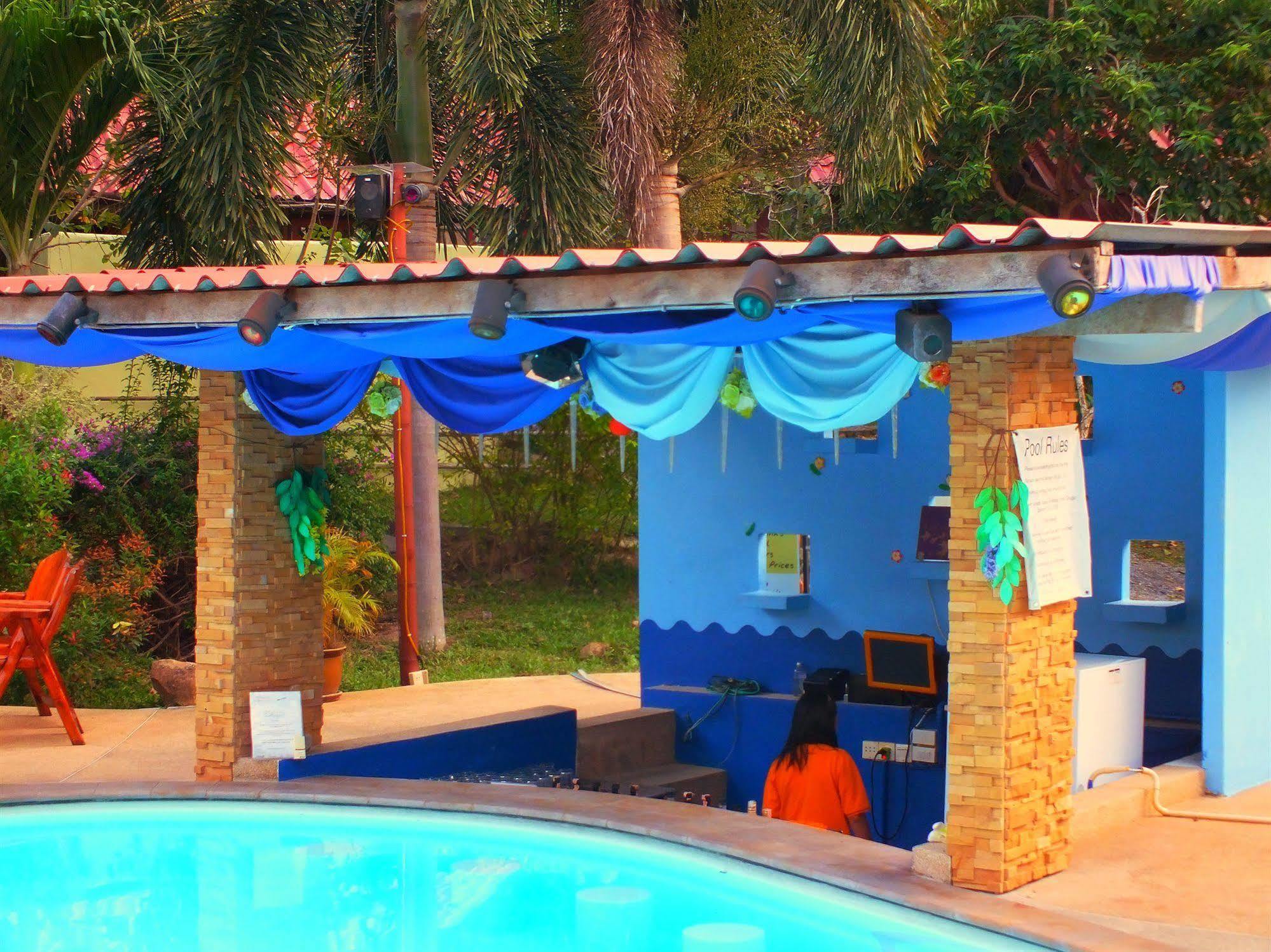 Tropical Garden Lounge Hotel 2*